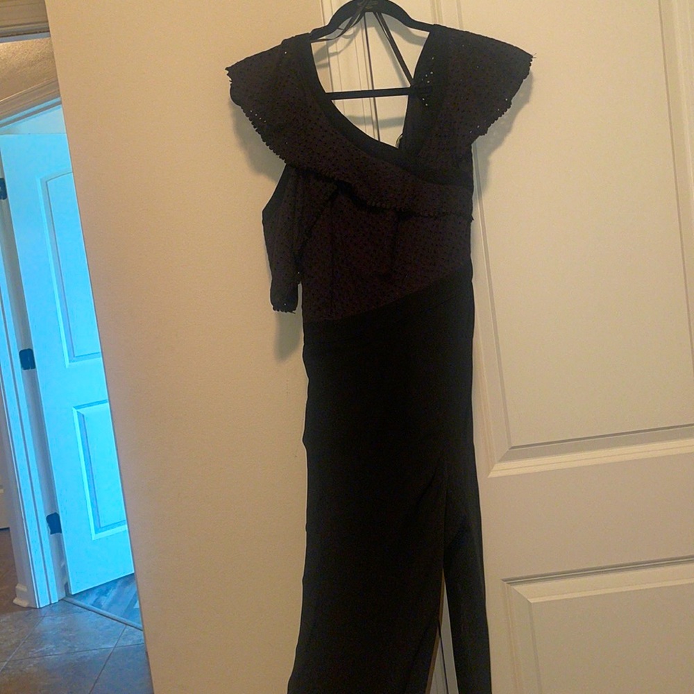Womens black jumpsuit; worn once; great condition